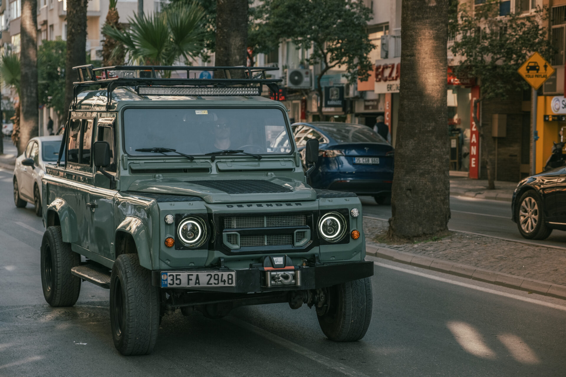 land rover defender 110