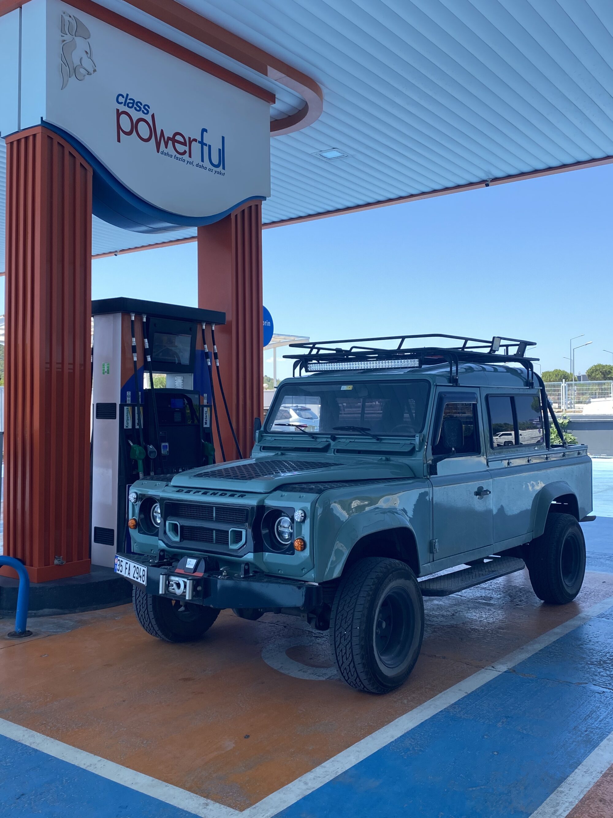 land rover defender 110 green