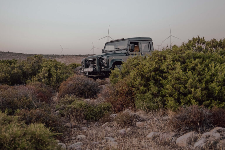 desert land rover defender 110