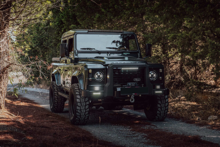 land-rover-defender-110-british-racing-green