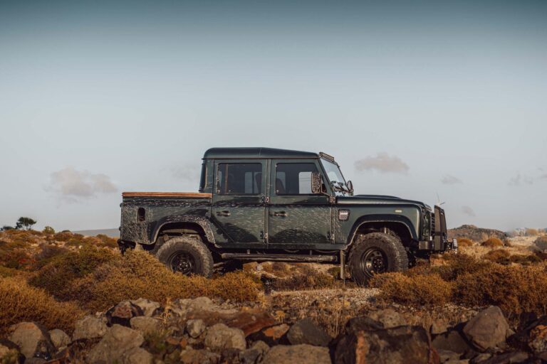 land-rover-defender-110-british-racing-green