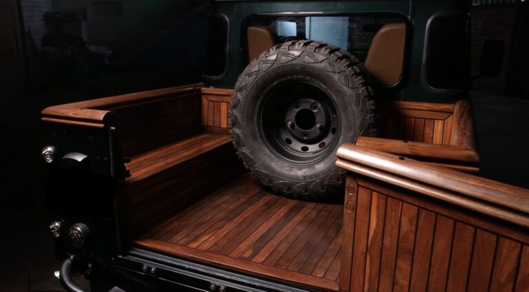 british-racing-green-land-rover-defender-110