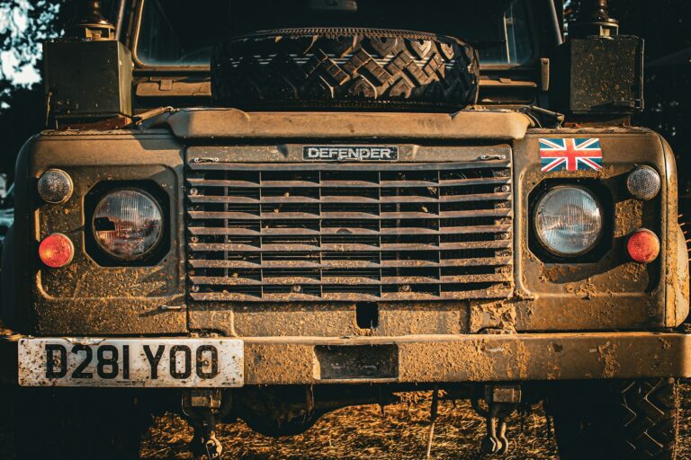 Land rover defender restoration- Rusty defender grille