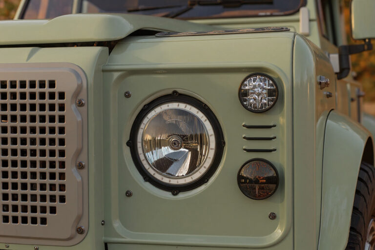 Extreme-Close-Up-headlights.jpg