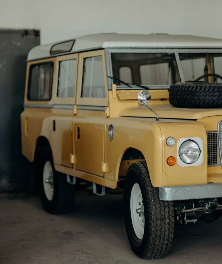 Land Rover Series III Sandglow Yellow