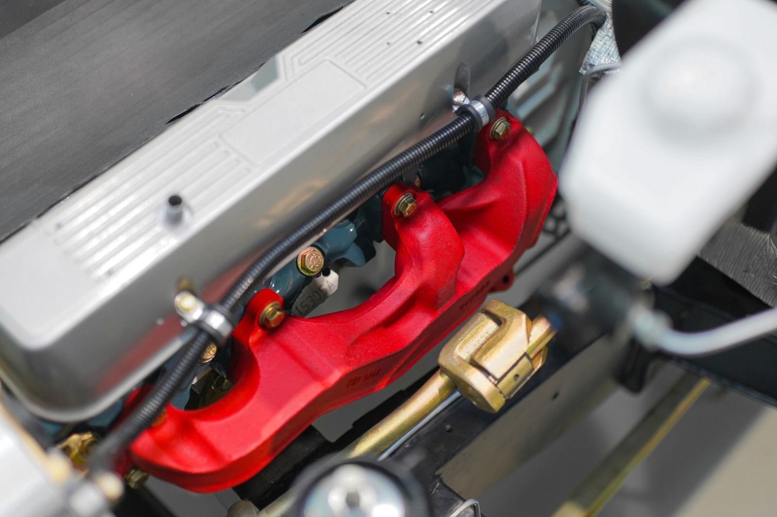 Exhaust Manifold of Defender 3.5L V8 Engine